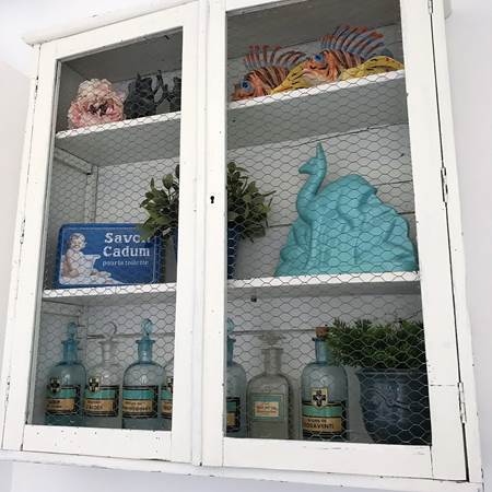 Petit Cabinet de Curiosités / Chambre Mont Serein-gallery-offer