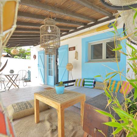 villa-les-salines-cabane-pêcheur-location-appartement-maison-vacances-grau-du-roi-jardin-proche-plage-grande-capacité-couchages-gallery-offer
