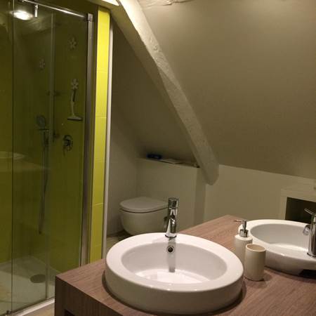 25_ Détail de la salle de bain-gallery-offer