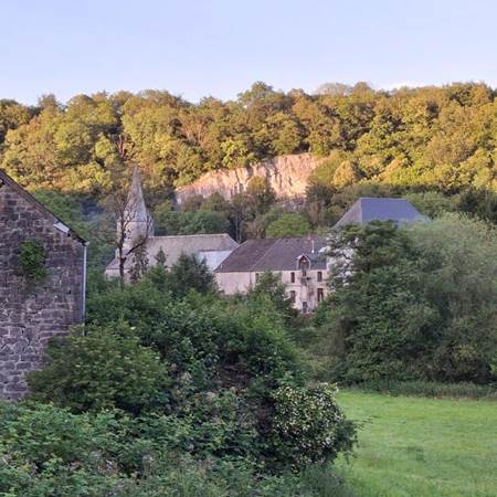 582811645-gallery-offer