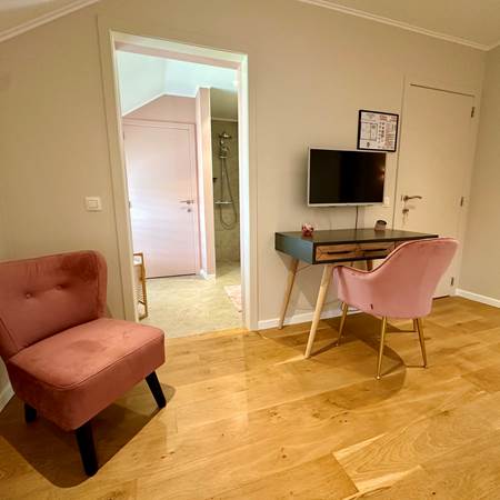 Eglantine vue bureau -SDB-gallery-offer
