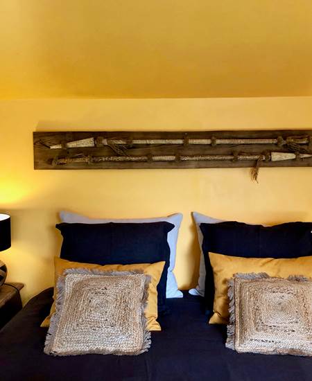 la chambre jaune .