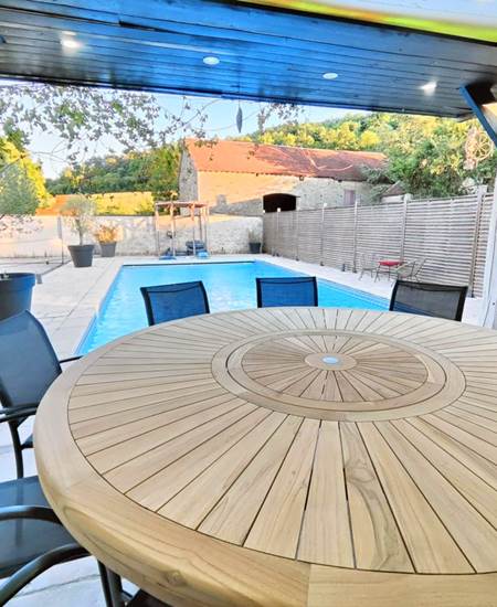 repas-au-bord-de-la-piscine