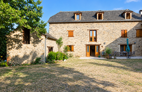 Gîte en pierre dans le Ségala