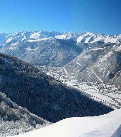 La vallée de la Pique sous la neige