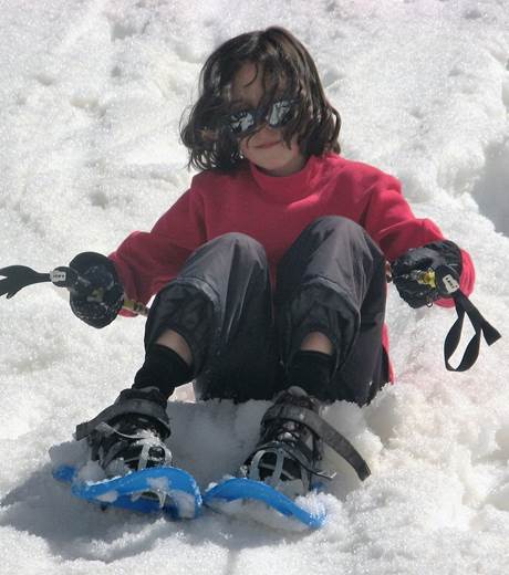 Glissade dans les tobogans de neige naturelle