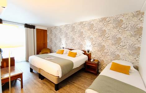 Chambre triple avec grand balcon