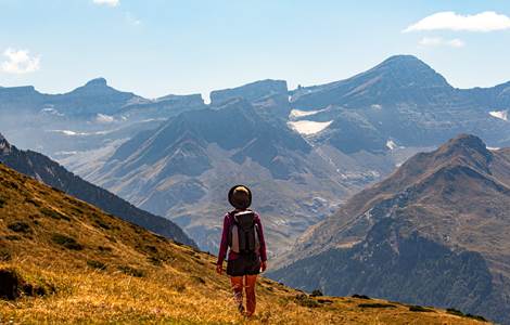 Randonnée guidée sur les hauteurs de Gavarnie face à la brèche de Roland