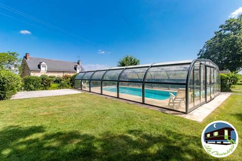 4 Gite la chevalerie 49170 jeu piscine.jpg