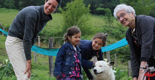 Visite de chenil en famille