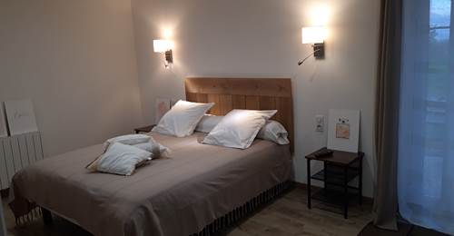Une accessibilité facilité aux équipements de la chambre et de la salle d'eau.