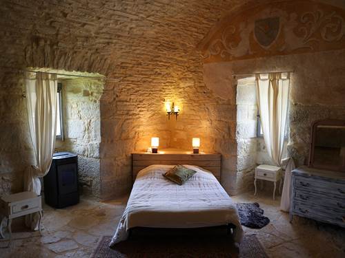 Chateau de Saint Chamarand, chambre de la Reine, la TOUR medievale