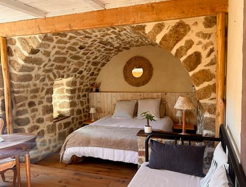 la calade chambres d'hotes et espace bien être ardèche chambre ocre