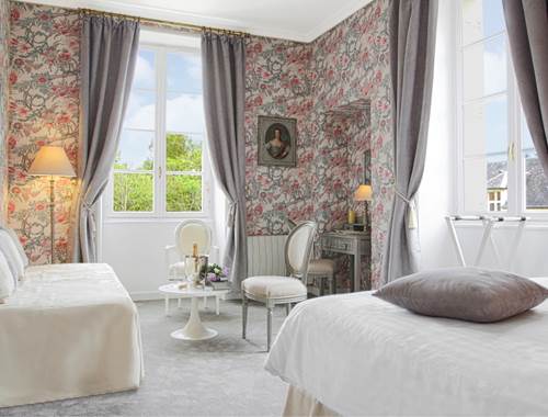 Chambre Pivoine château 3 de 2 à 4 personnes - 1er étage