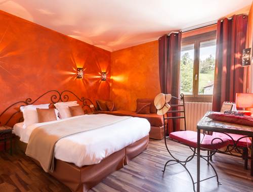 Chambre Triple Hôtel Le Relais de Vellinus Hôtel Beaulieu sur Dordogne Hôtel Vallée de la Dordogne
