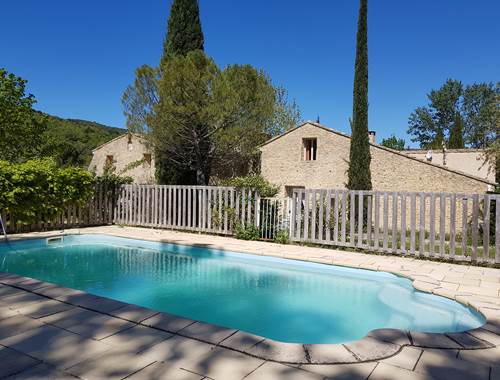 Facade avec piscine