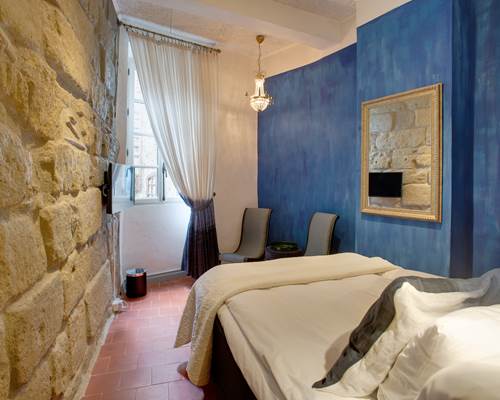Brescou room 3