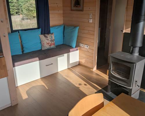 Cabane du Renard, banquette du salon