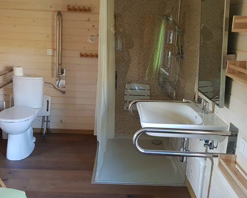 Cabane du Cerf, sanitaires PMR