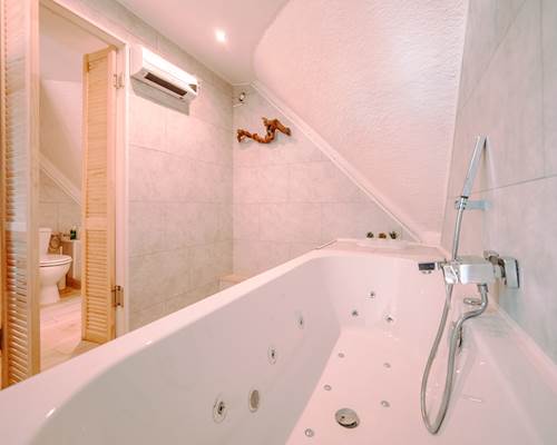 INTHEWOODS-CHALET8-HQ-17