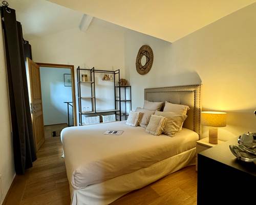 La serre des Mourgues-Chambre Isaac-1er Etage