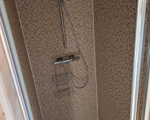 Cabane du Renard, douche