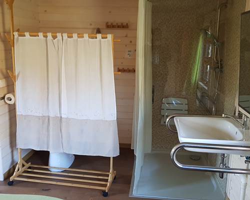Cabane du Cerf, sanitaires PMR