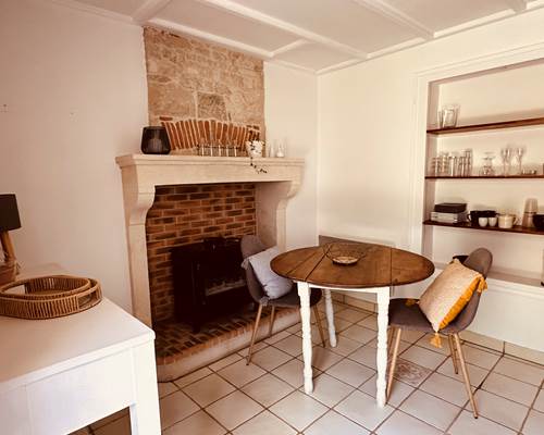 Côté salle à manger table_La Petite Cavalerie