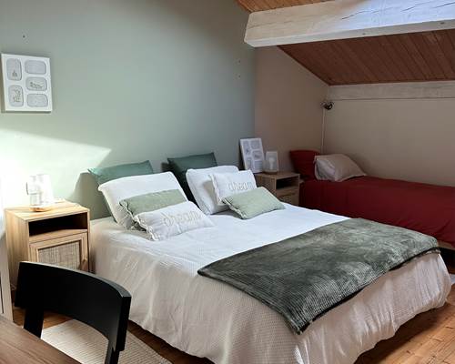 Chambre Honorine_lit double lit simple_La Grande Cavalerie