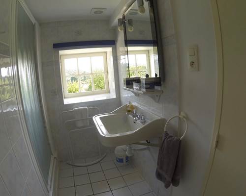 Salle de douche séparée