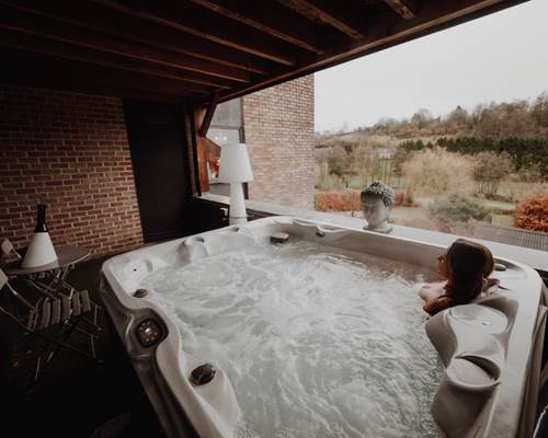 Jacuzzi privatif avec vue panoramique