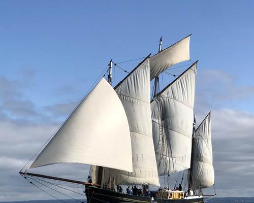 Le Corentin sous voiles