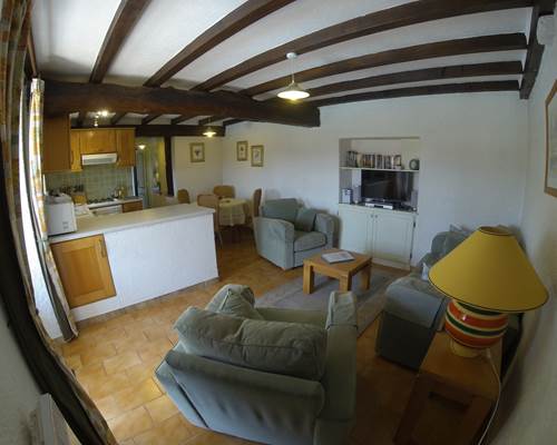 Le salon et la cuisine