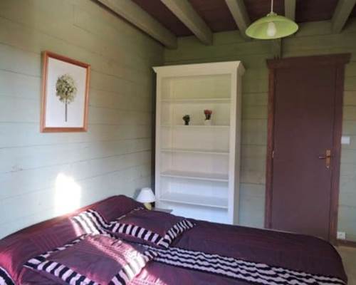 Chambre RDC avec salle d'eau et WC