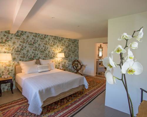Lunas bedroom