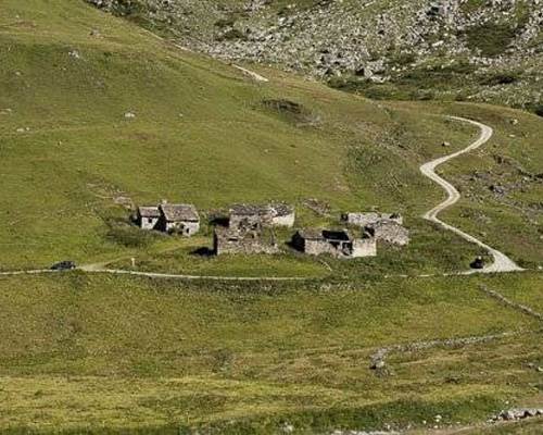 LE PREMIER VILLAGE