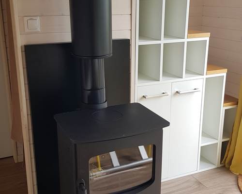 Cabane de l'Ecureuil, poêle à bois