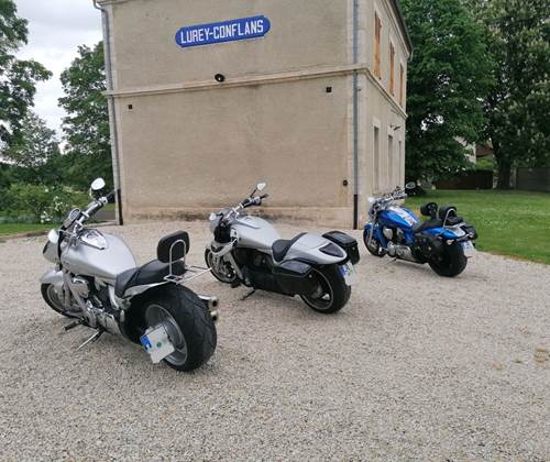 Balise : Fichier:biker-trophy-romilly-hebergement-lurey-conflans.jpg / ALT:Hébergement La Gare de Lurey Conflans proche du Biker Trophy à Romilly-sur-Seine en Champagne