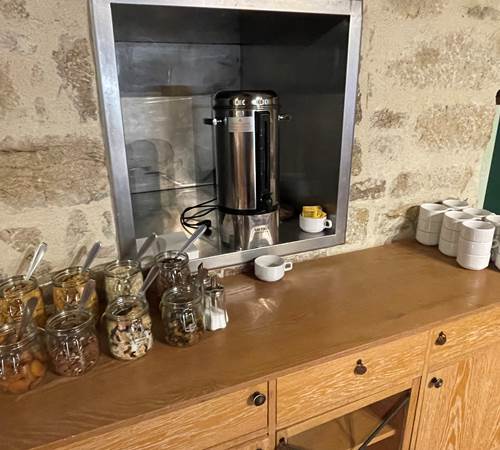 Petit déjeuner au Gîte d'étape Le Ty Bihui proche de la voie verte V8 de Lorient à Saint Brieuc-photo-page