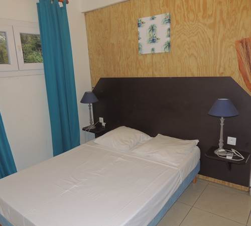 chambre 1 grand lit