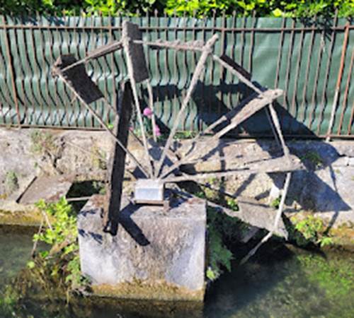 Roue sur la sorgue de l'arquet