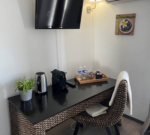 TV et Bureau-galerie