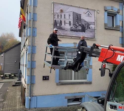 Photo 3X2M bâche PVC sur la façade du gîte-photo-news