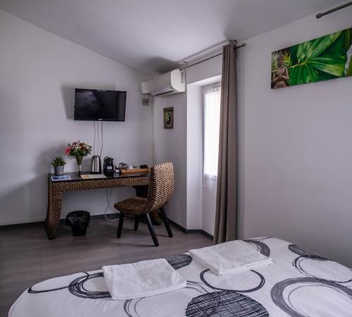 Chambre 2 Bureau et TV-galerie