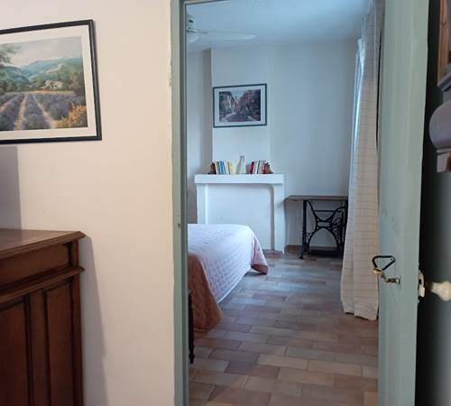 Entrée de la chambre dans appartement Verveine-galerie