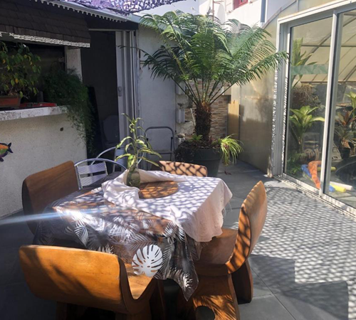 Terrasse avec mobilier de jardin 