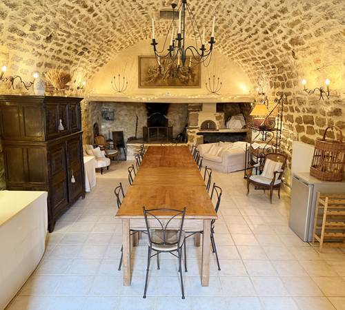 La salle des petits-déjeuners et table d'hôtes-galerie