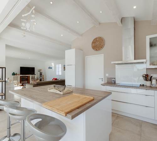 Villa Tikaz Cuisine moderne équipée & pièce de vie lumineuse ouverte sur terrasse