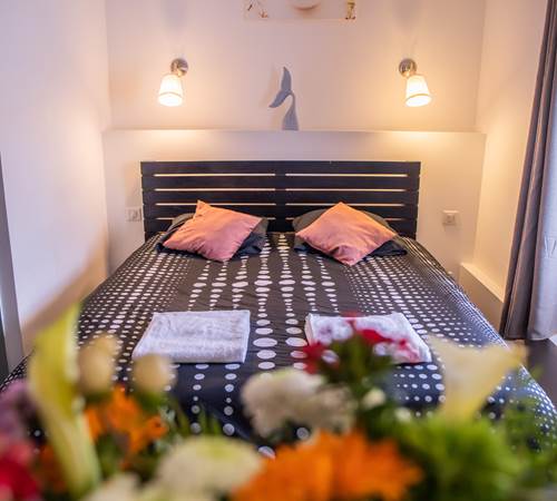 Chambre 3 Lit et Fleurs-galerie