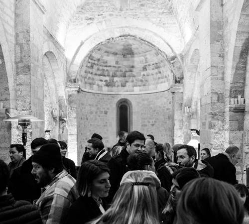 Rassemblement des équipes dans la chapelle-photo-page
